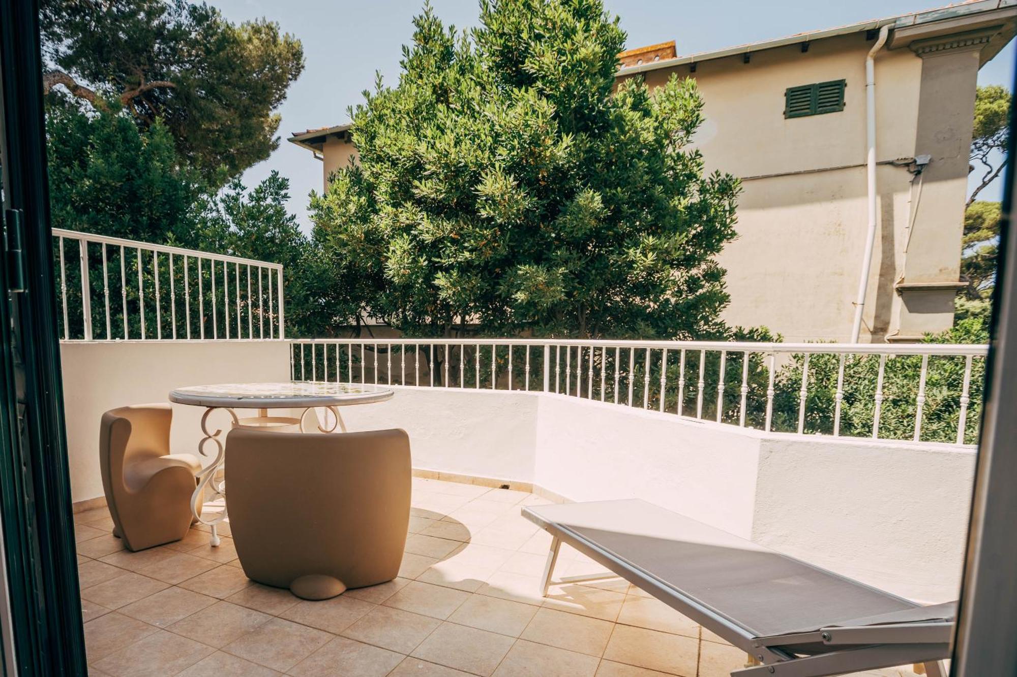 Villa Giulietta Hotel Castiglioncello Exterior photo